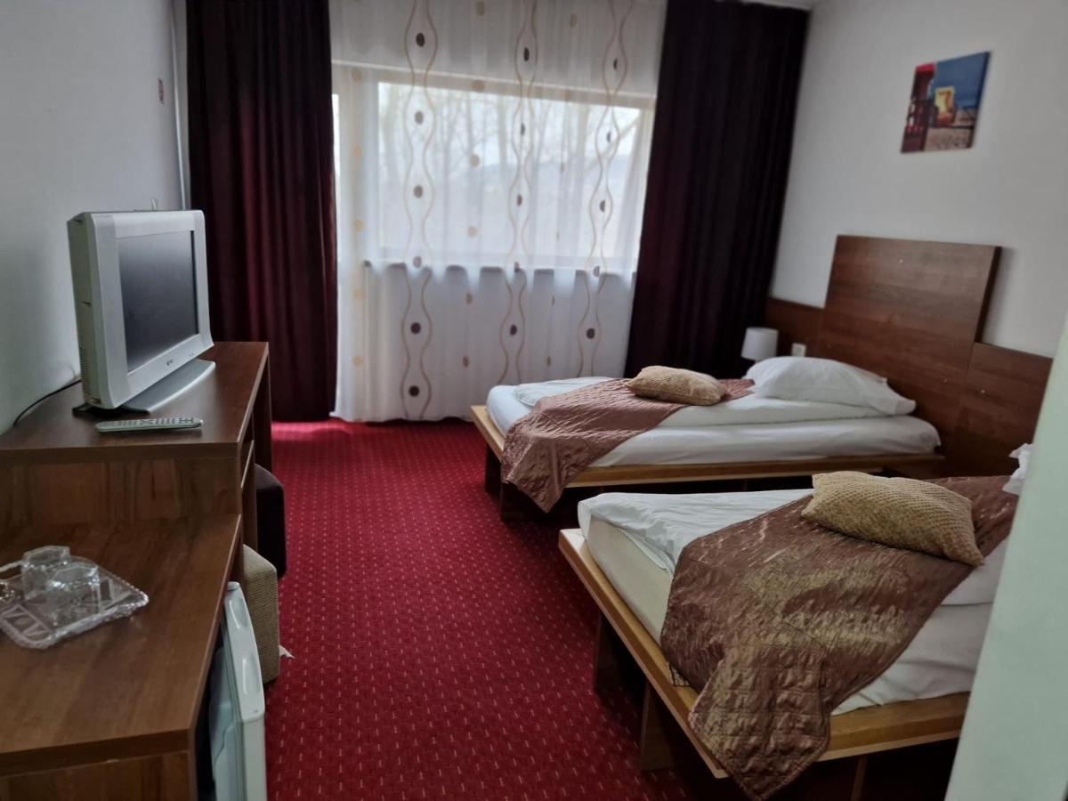 Pensiunea Carpe Diem Râmnicu Vâlcea 外观 照片