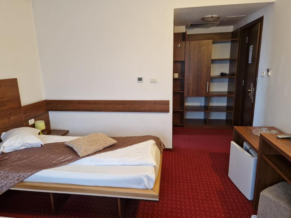 Pensiunea Carpe Diem Râmnicu Vâlcea 外观 照片